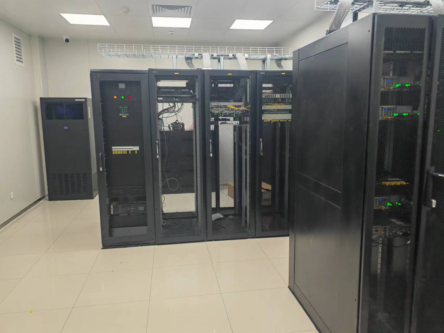 通信機(jī)房監(jiān)控系統(tǒng)的功能特點(diǎn)